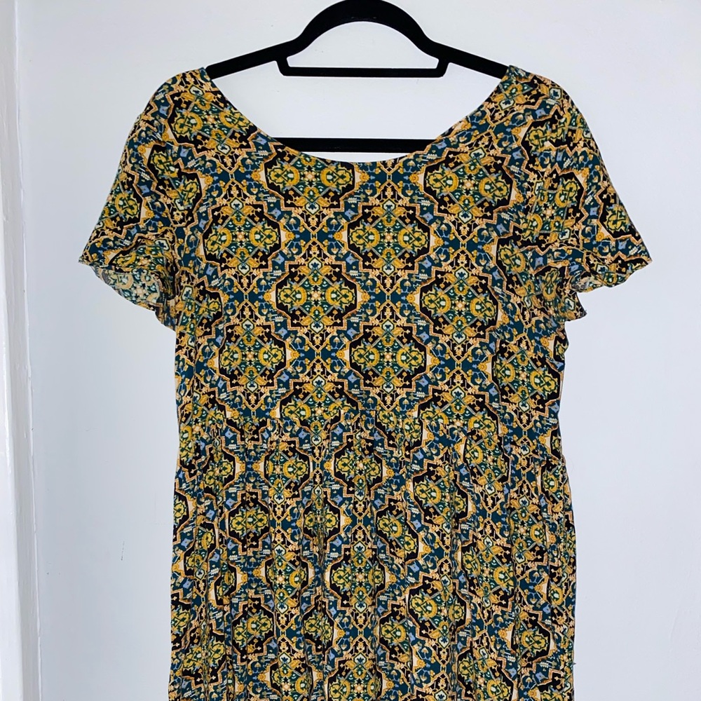 FOREVER 21 Abstract Babydoll Dress